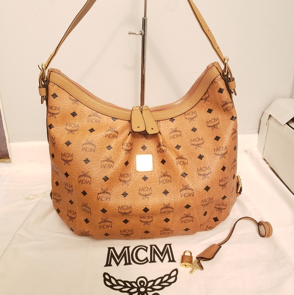 mcm hobo large